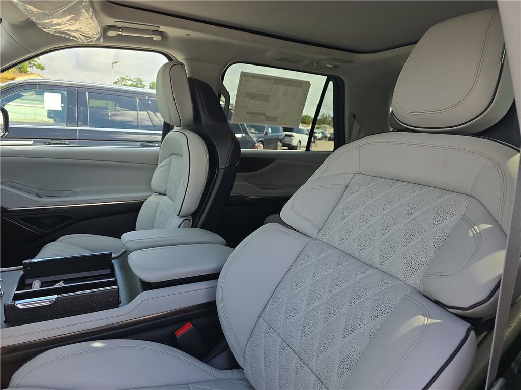 New 2026 Lincoln Navigator L Black Label image 18