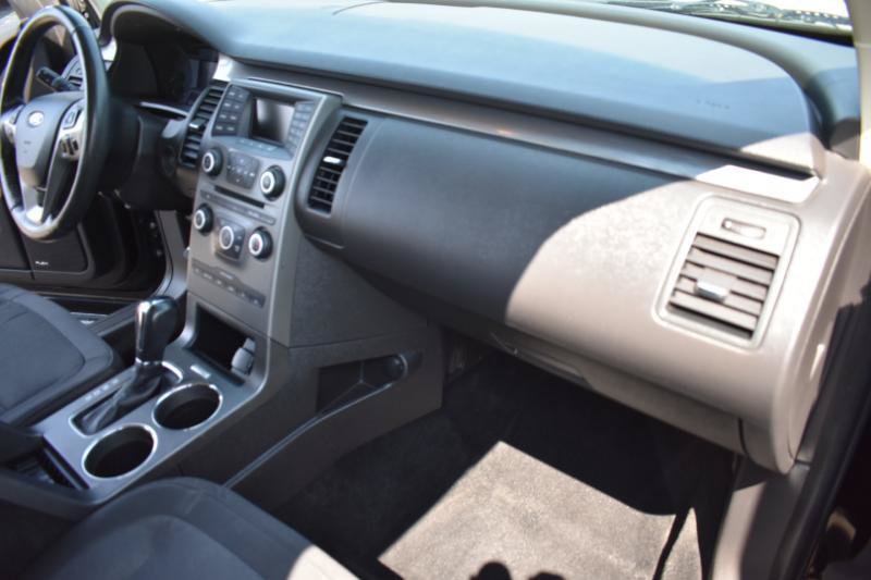 Used 2019 Ford Flex SE FWD image 12