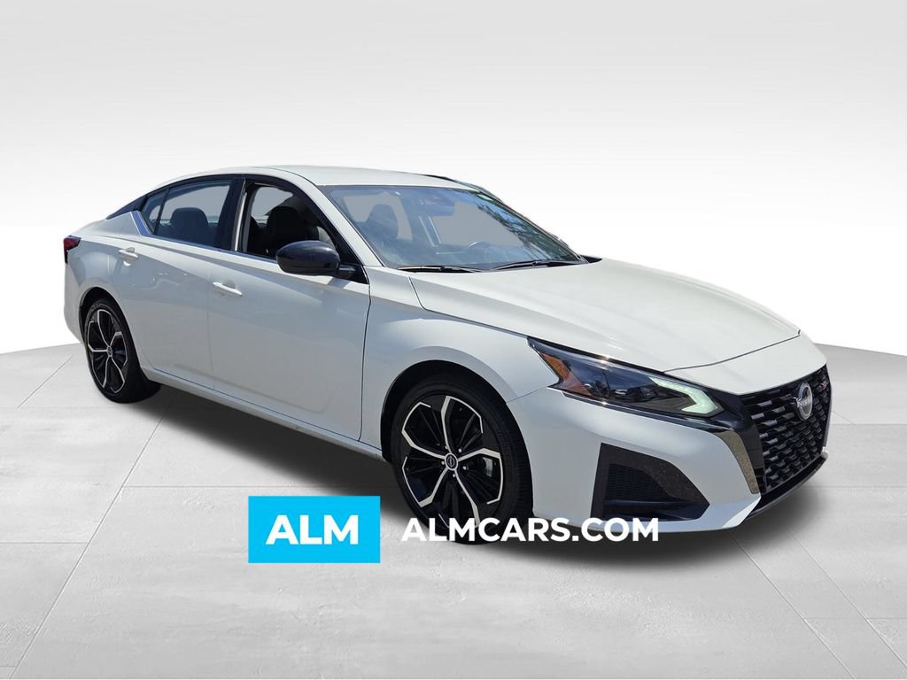 Used 2025 Nissan Altima 2.5 SR FWD image 1