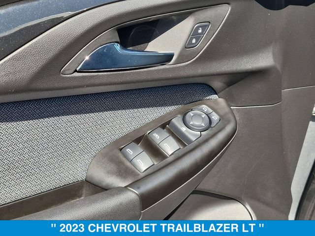 Used 2023 Chevrolet TrailBlazer LT w/ Convenience Package AWD/4WD image 11