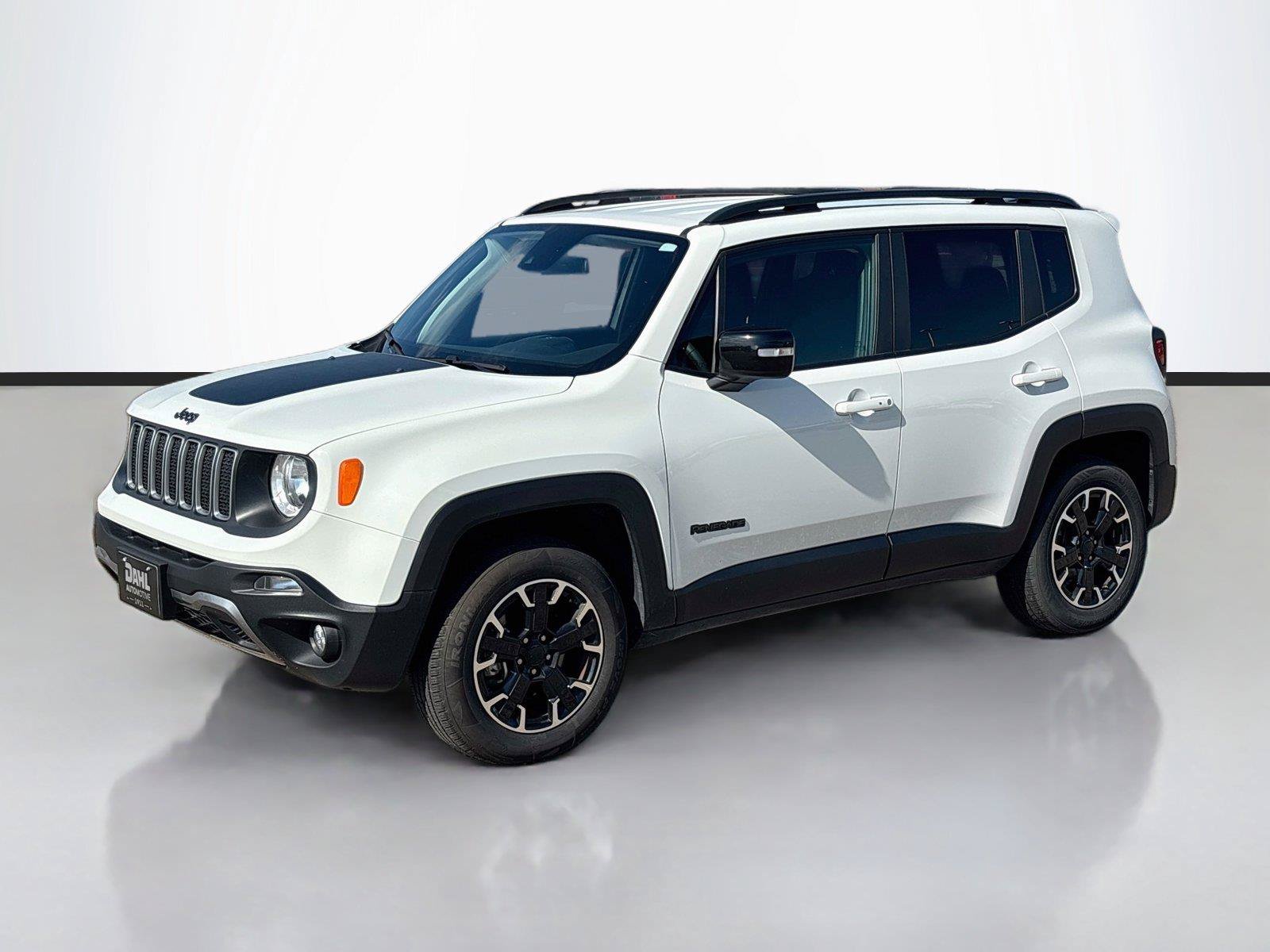 Certified 2023 Jeep Renegade Latitude AWD/4WD image 4