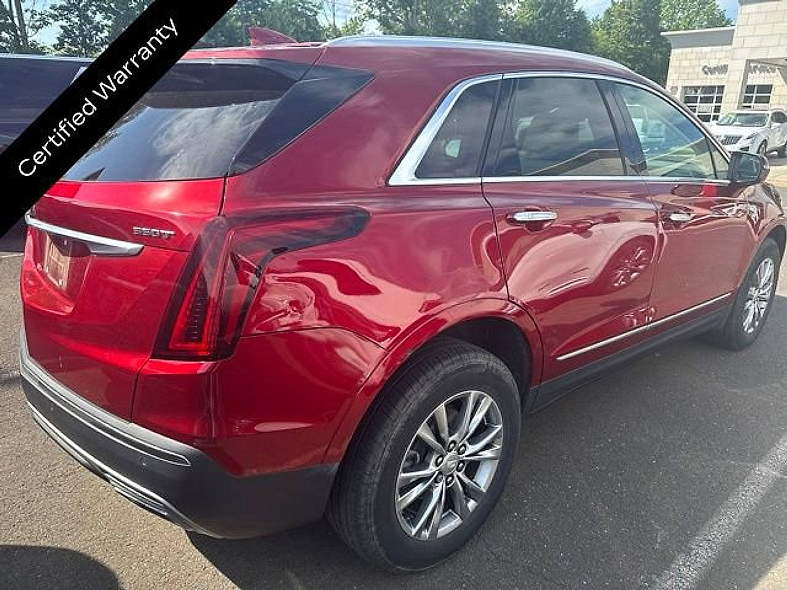 Certified 2022 Cadillac XT5 Premium Luxury AWD/4WD image 3