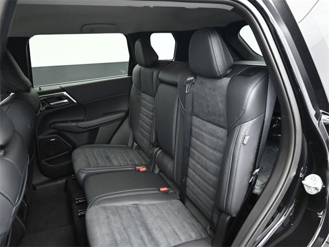 New 2025 Mitsubishi Outlander SE image 10
