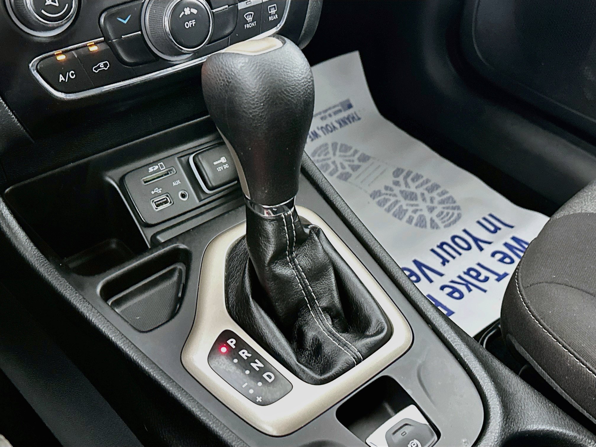 Used 2014 Jeep Cherokee Latitude w/ Cold Weather Group FWD image 16