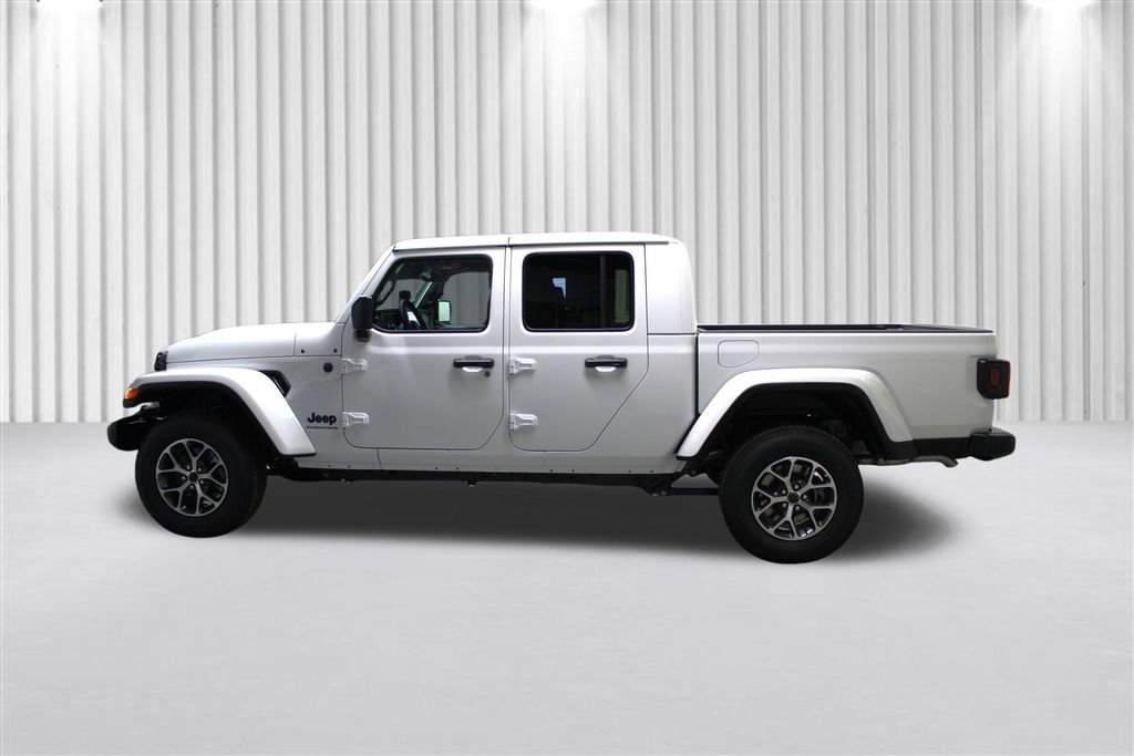 New 2026 Jeep Gladiator Sport image 7