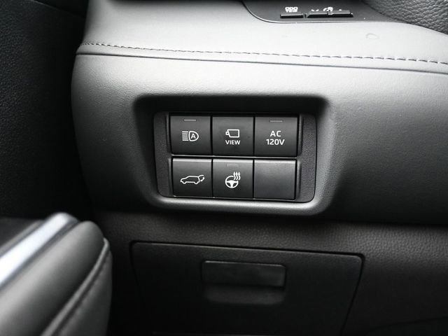 Certified 2025 Toyota Highlander XLE image 25