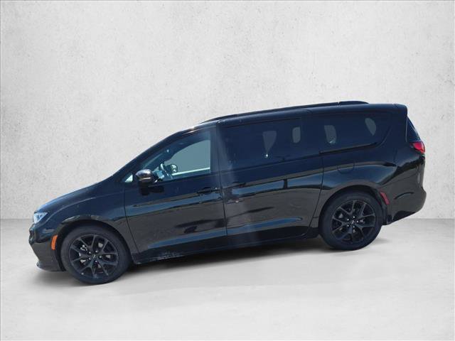 Used 2025 Chrysler Pacifica Limited FWD video 3