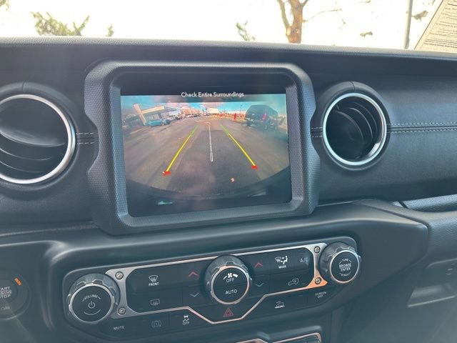 Used 2022 Jeep Wrangler Unlimited Sahara image 24