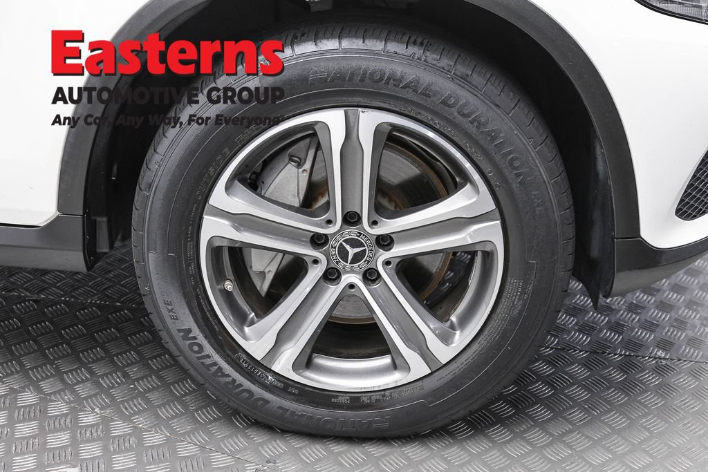 Used 2019 Mercedes-Benz GLC 300 4MATIC w/ Premium Package image 32