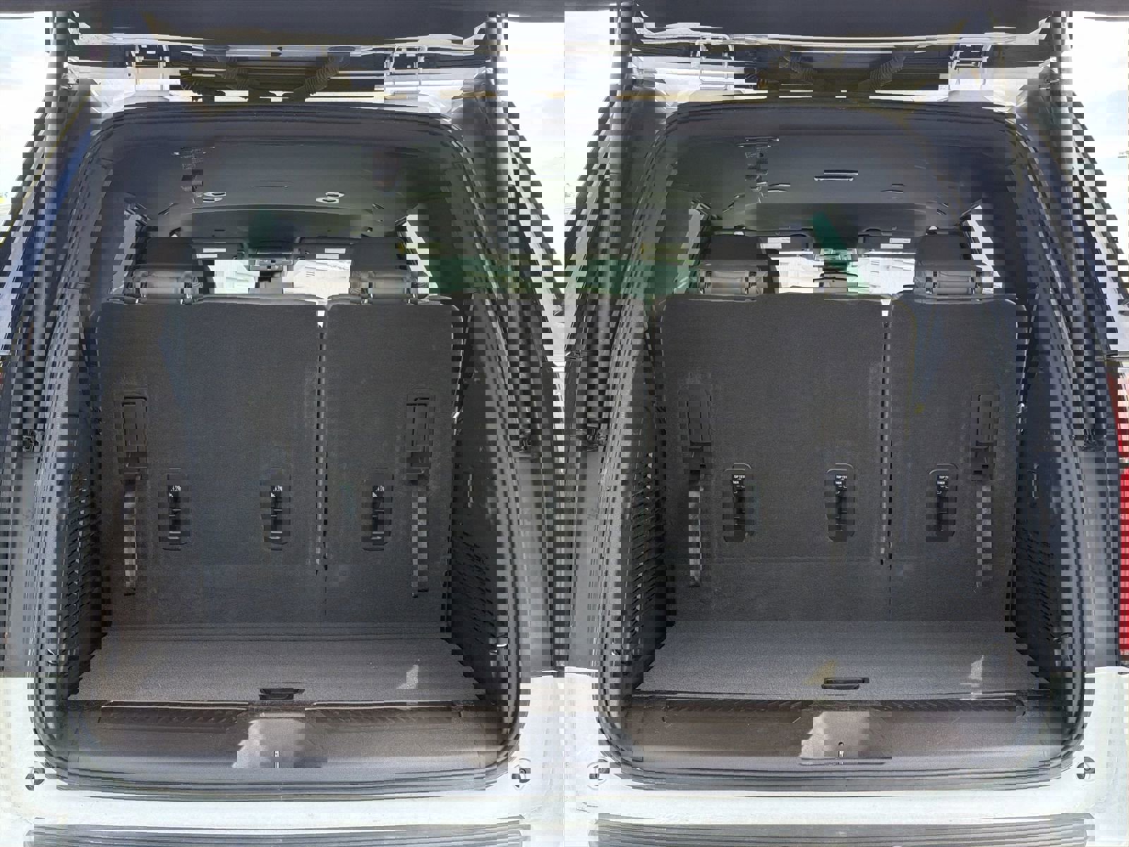 Used 2023 Chevrolet Tahoe LT RWD image 32