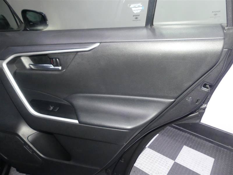 Used 2021 Toyota RAV4 XLE AWD/4WD image 26