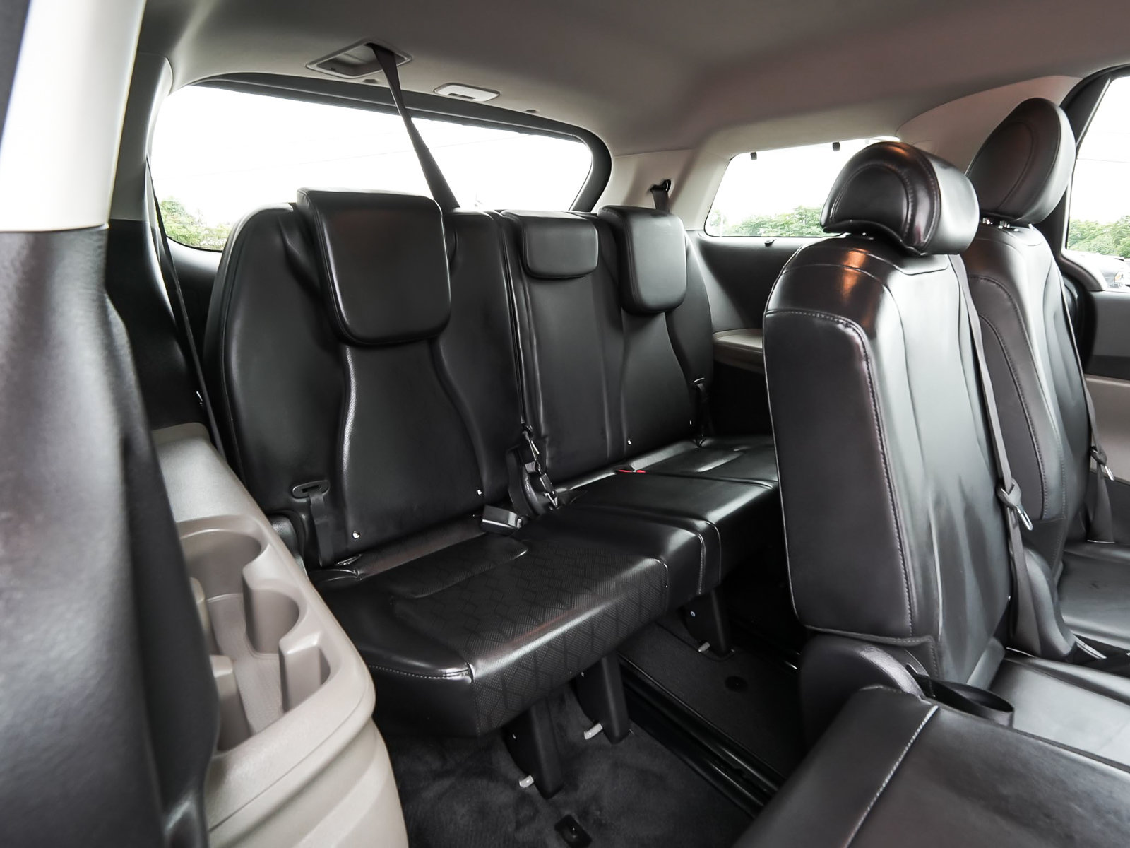 Used 2025 Kia Carnival EX FWD image 44