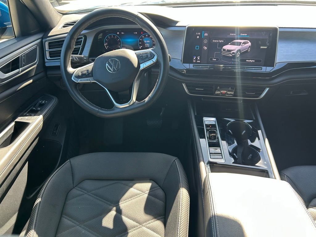 Used 2025 Volkswagen Atlas Cross Sport SE w/ Panoramic Sunroof Package image 9