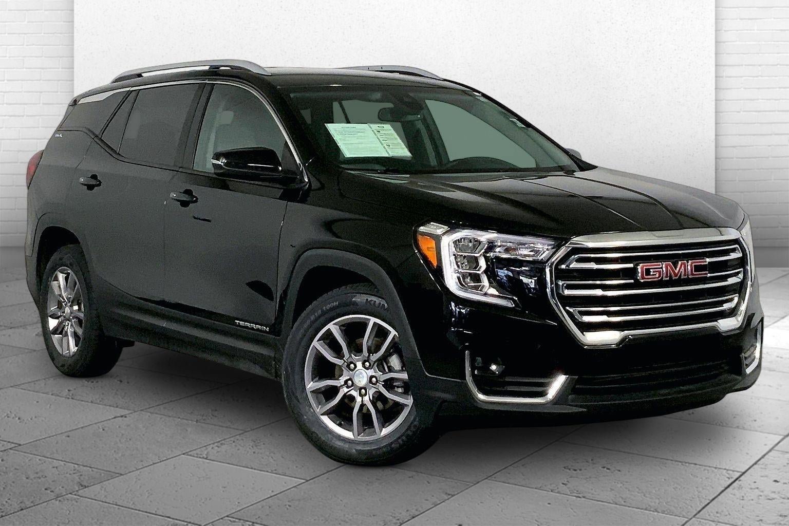 Used 2024 GMC Terrain SLT FWD image 1