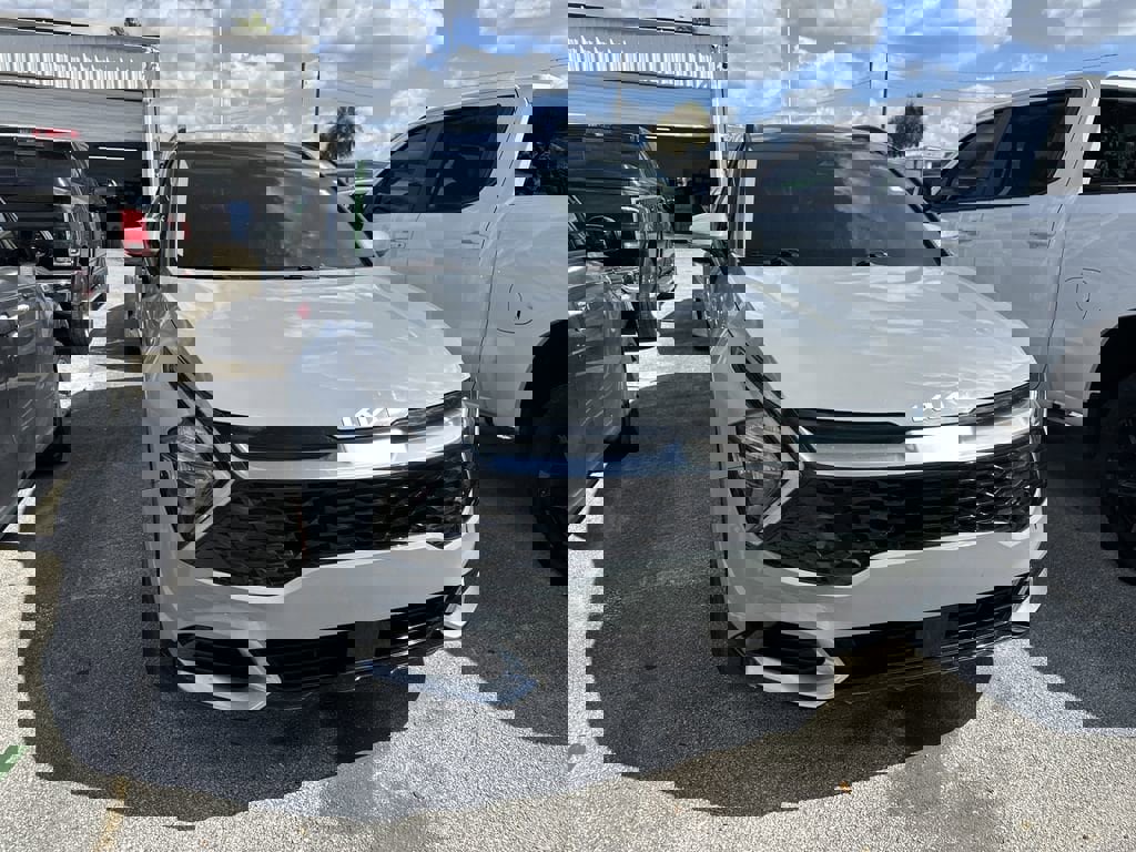 Certified 2023 Kia Sportage SX image 3