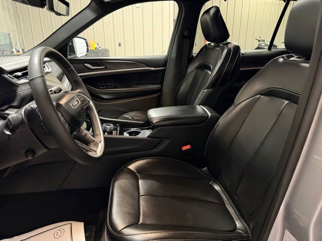 Used 2024 Jeep Grand Cherokee L Limited w/ Luxury Tech Group II AWD/4WD image 14