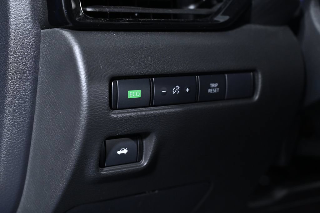 Certified 2024 Nissan Sentra SR FWD image 25