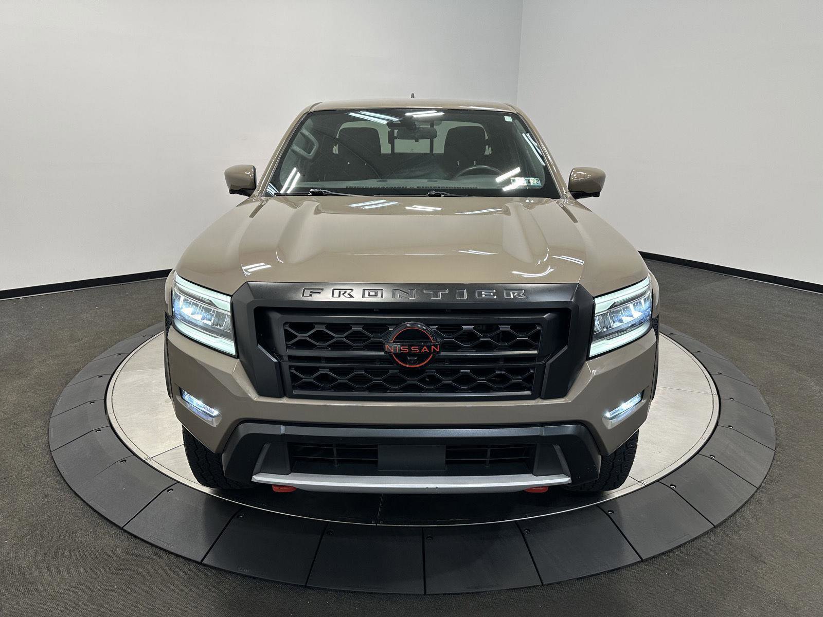 Used 2023 Nissan Frontier PRO-4X w/ Pro Convenience Package AWD/4WD image 3