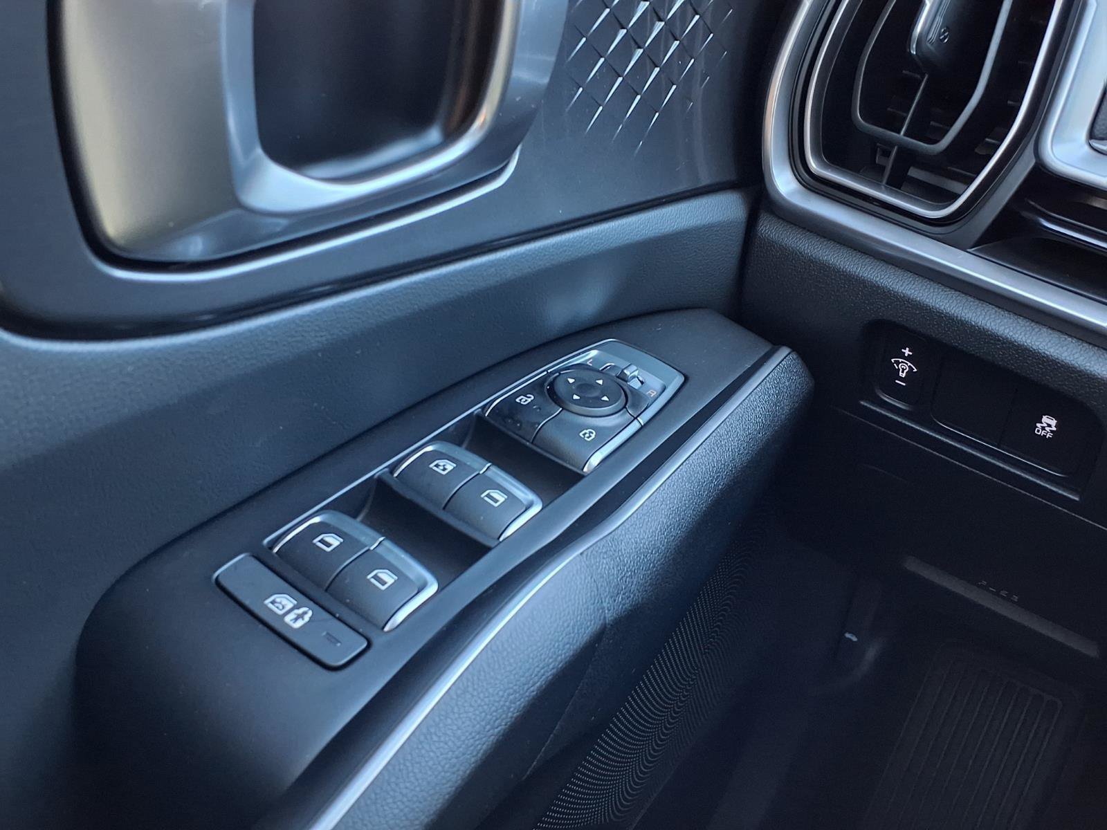 New 2026 Kia Sorento LX FWD image 12
