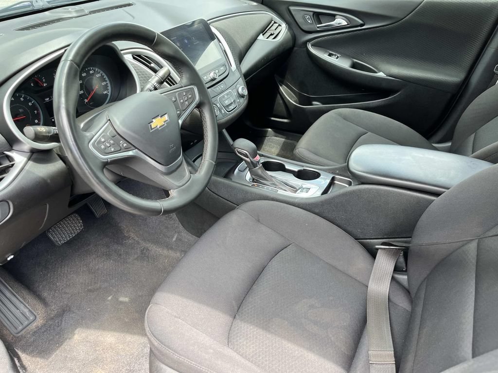 Used 2023 Chevrolet Malibu RS FWD image 25