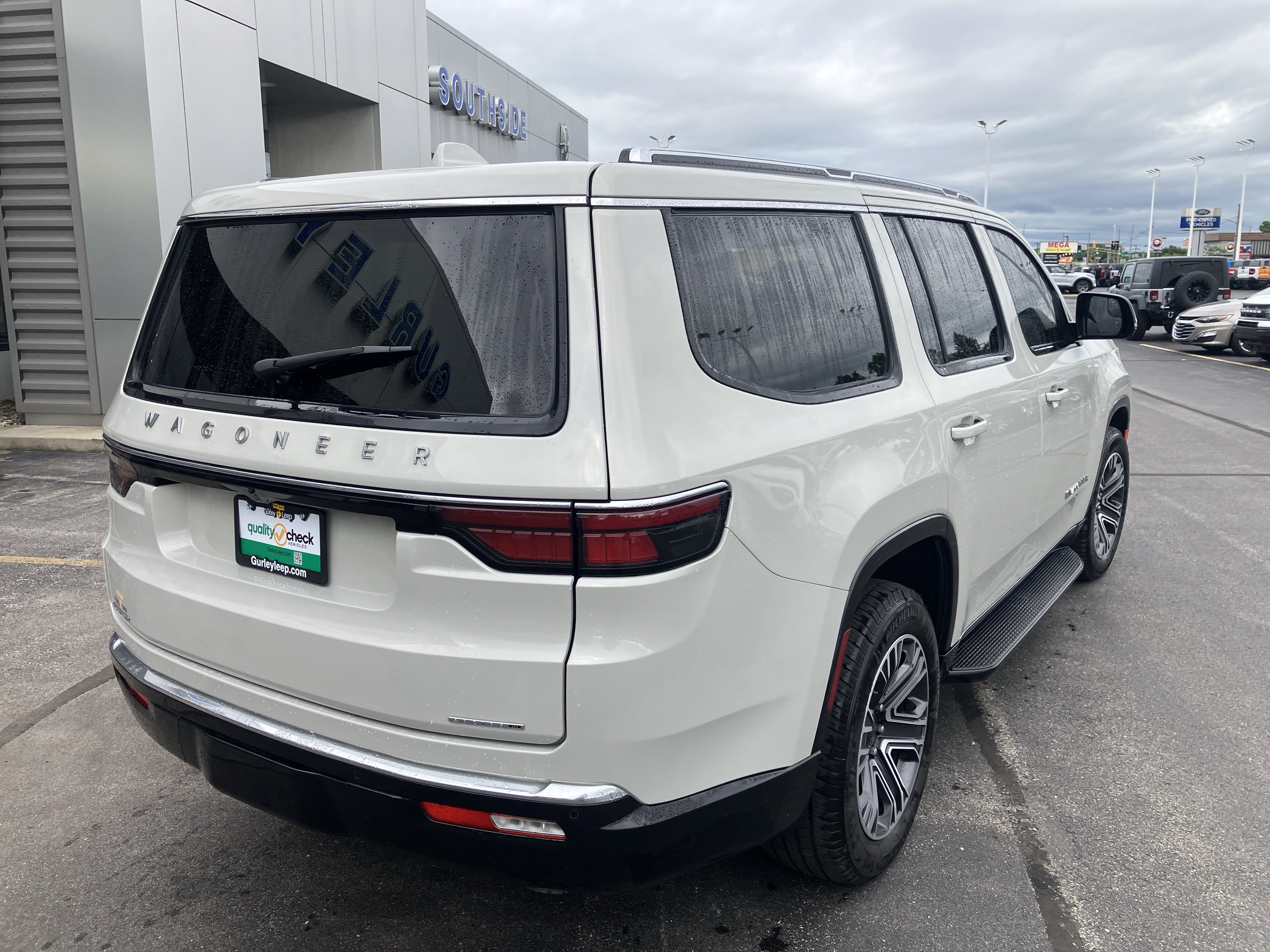 Used 2022 Jeep Wagoneer Series III w/ Flexible Seating Group AWD/4WD image 7