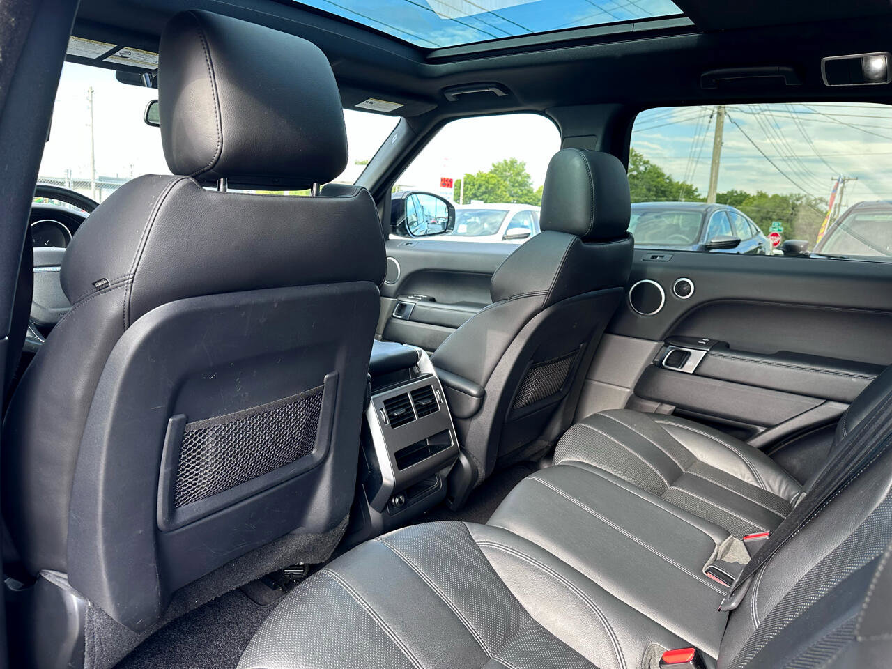 Used 2016 Land Rover Range Rover Sport SE image 29