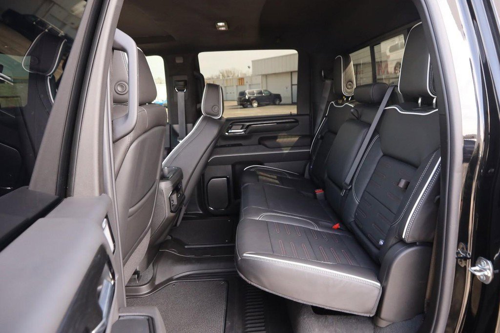 Used 2026 GMC Sierra 2500 AT4X image 11