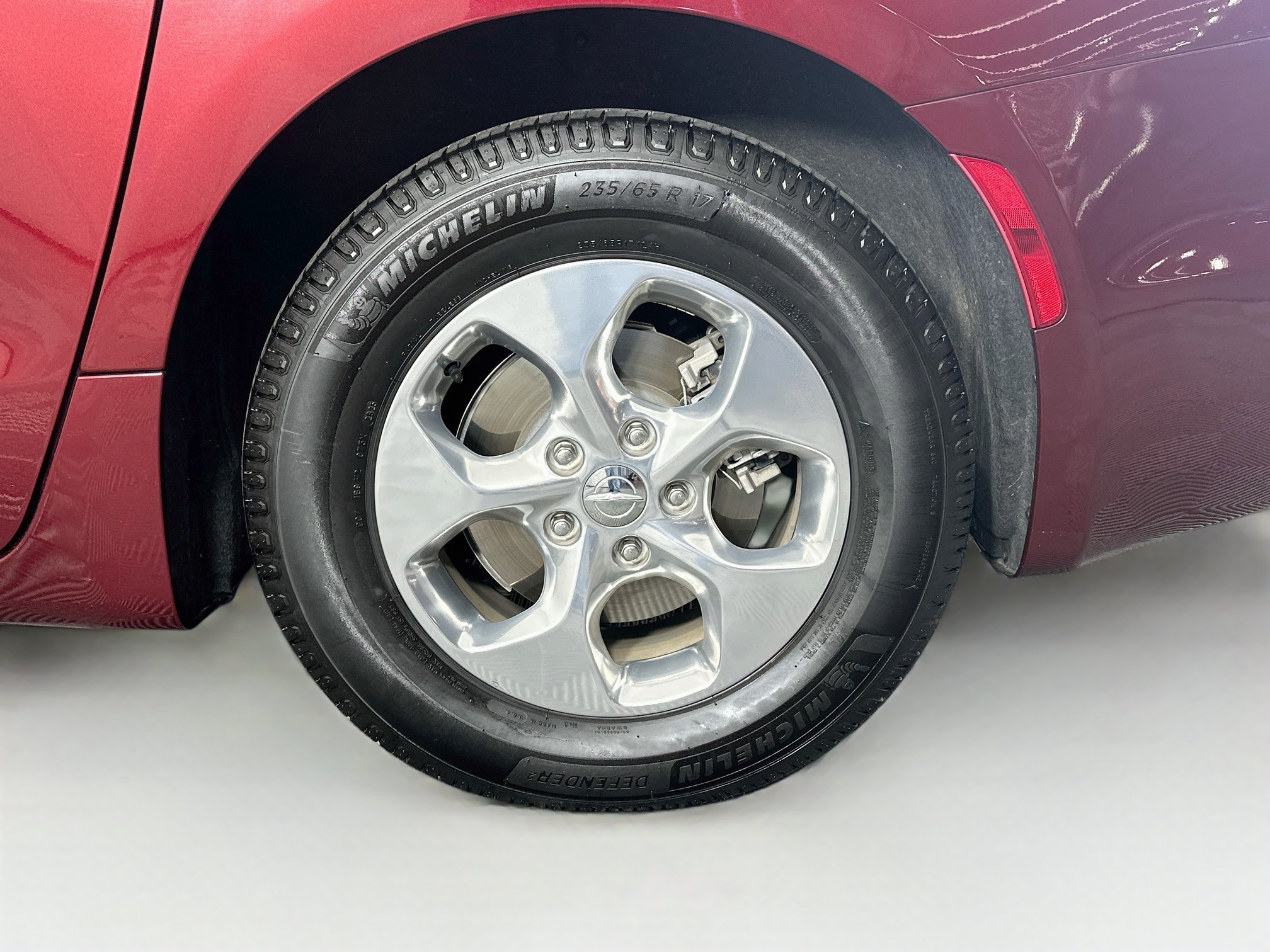 Used 2020 Chrysler Pacifica Touring FWD image 11