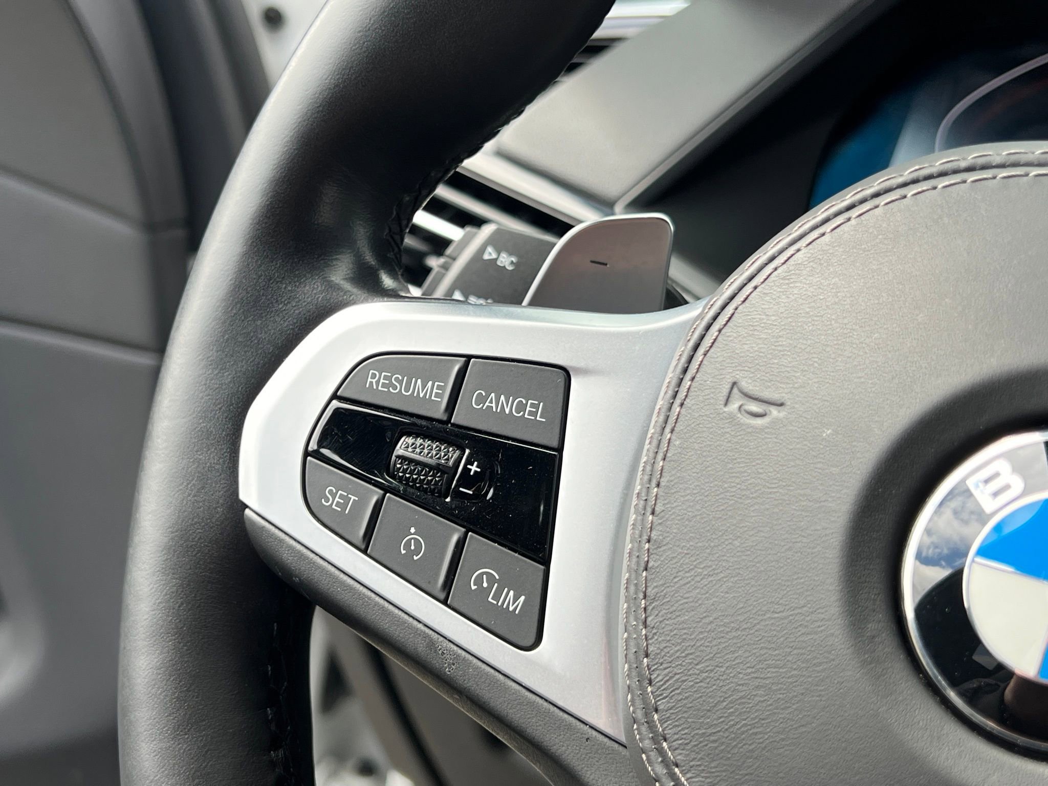 Used 2020 BMW X6 M50i w/ Executive Package image 26