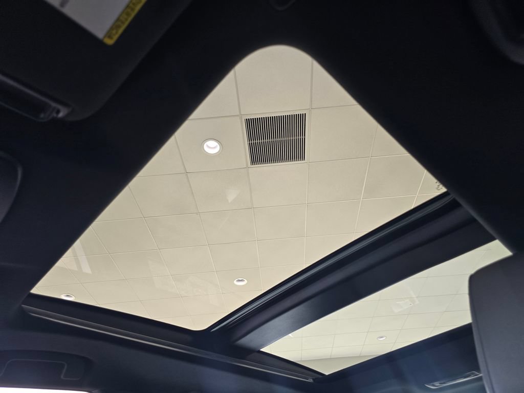 Certified 2025 Toyota Camry XSE FWD image 4