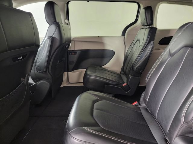 Used 2024 Chrysler Pacifica Touring-L FWD image 15