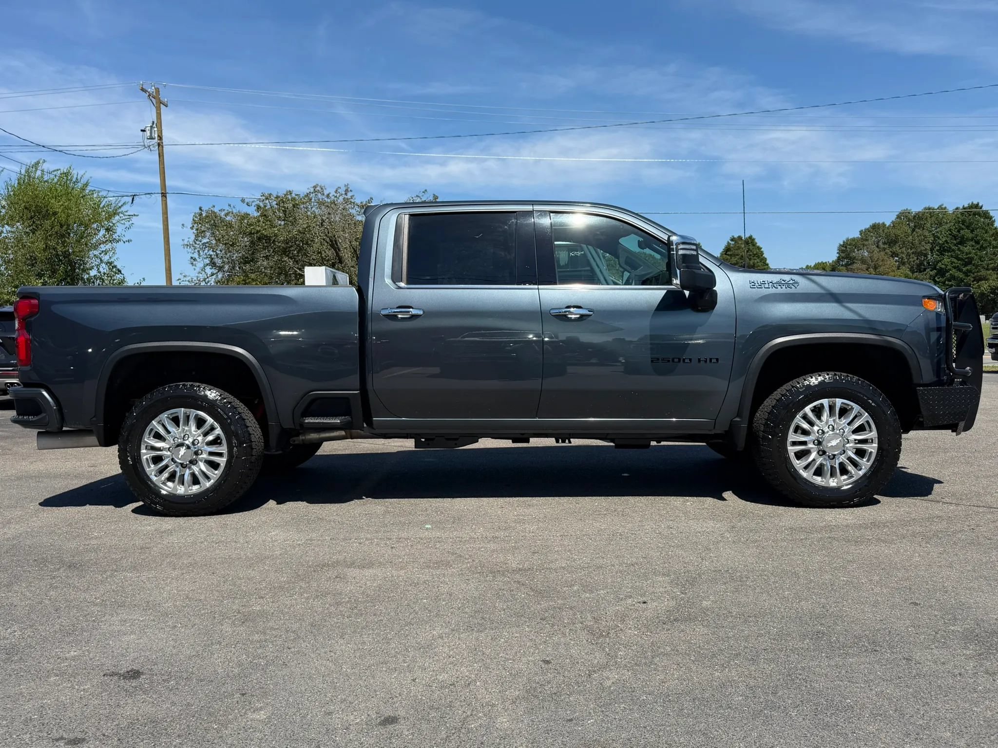 Used 2020 Chevrolet Silverado 2500 High Country w/ Z71 Off-Road Package AWD/4WD image 4