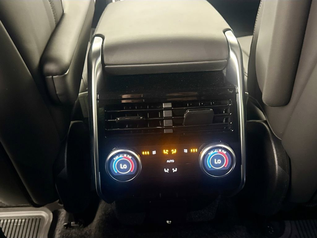 New 2026 Land Rover Range Rover Long Wheelbase SE image 24