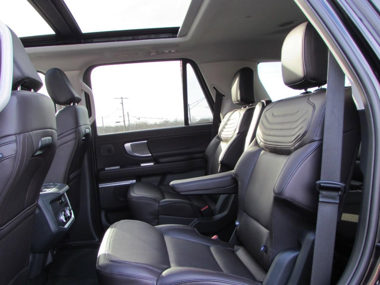 New 2025 Ford Expedition Platinum w/ Platinum Ultimate Package image 28