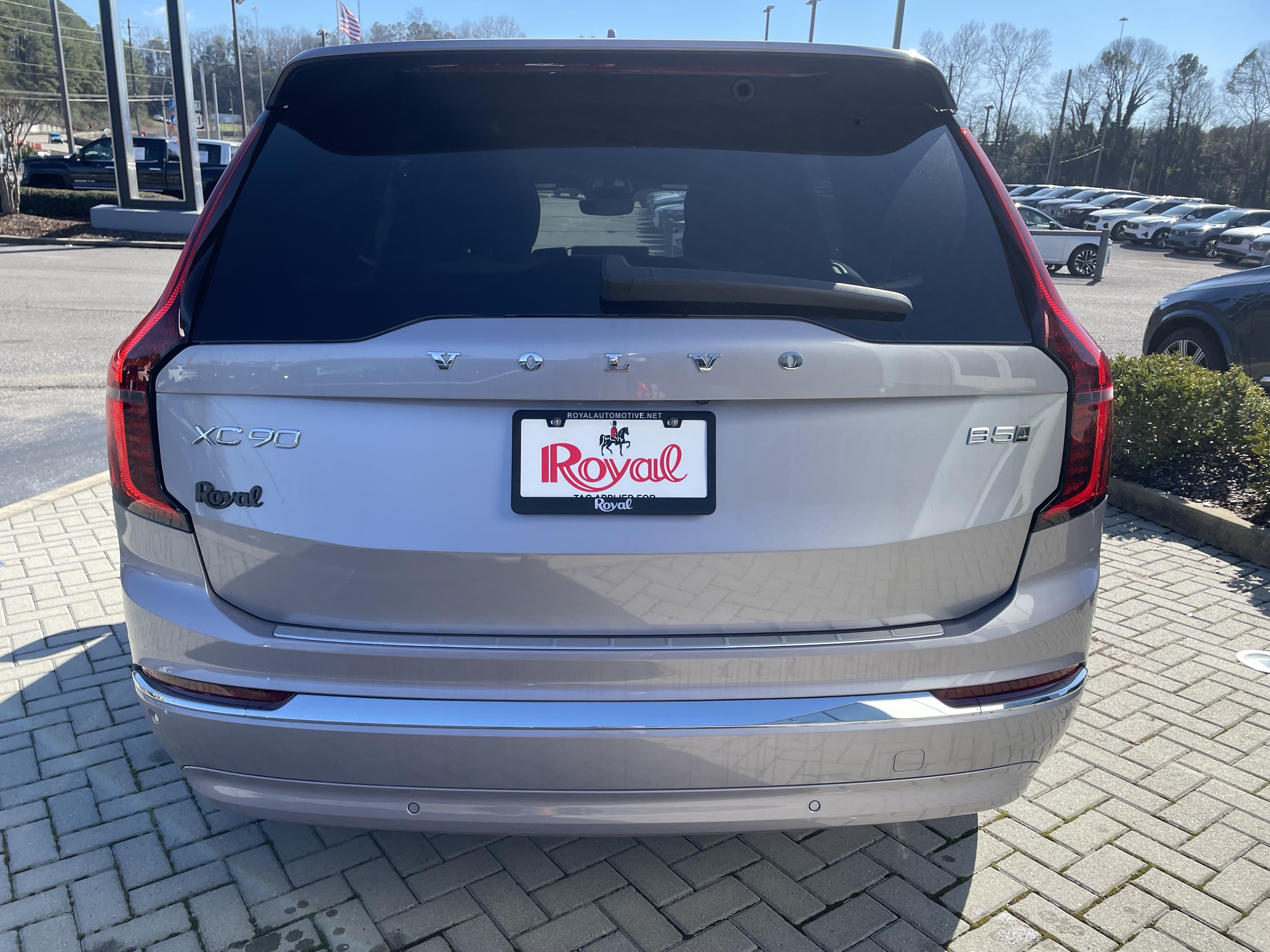 New 2026 Volvo XC90 T8 Plus w/ Protection Package Premier AWD/4WD image 23