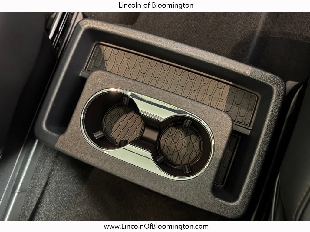 New 2026 Lincoln Aviator AWD w/ Jet Appearance Package image 16