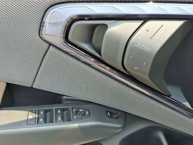 Used 2025 BMW X3 xDrive30i w/ Premium Package image 9
