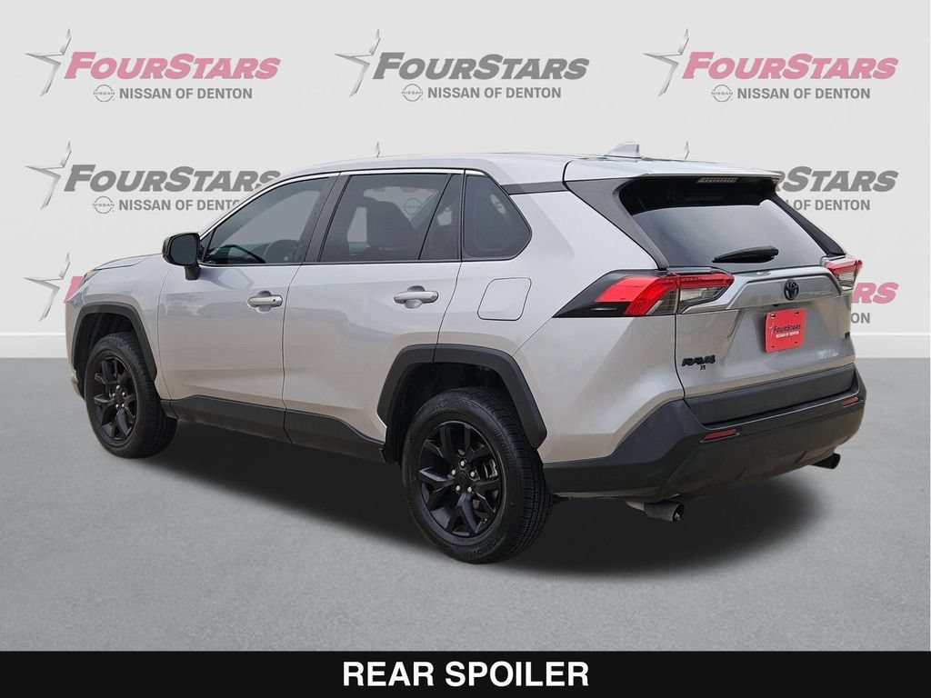 Used 2022 Toyota RAV4 LE FWD image 7