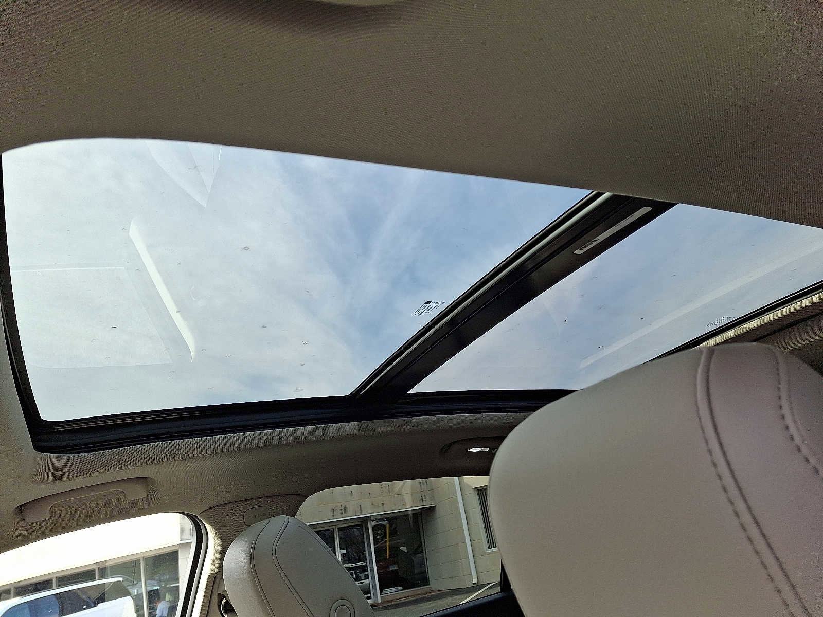 Used 2023 Cadillac XT4 Luxury w/ Cold Weather Package image 14