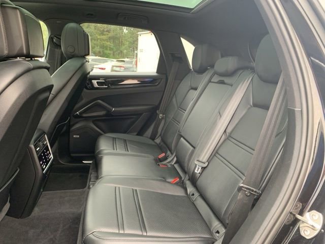 Used 2019 Porsche Cayenne S image 38