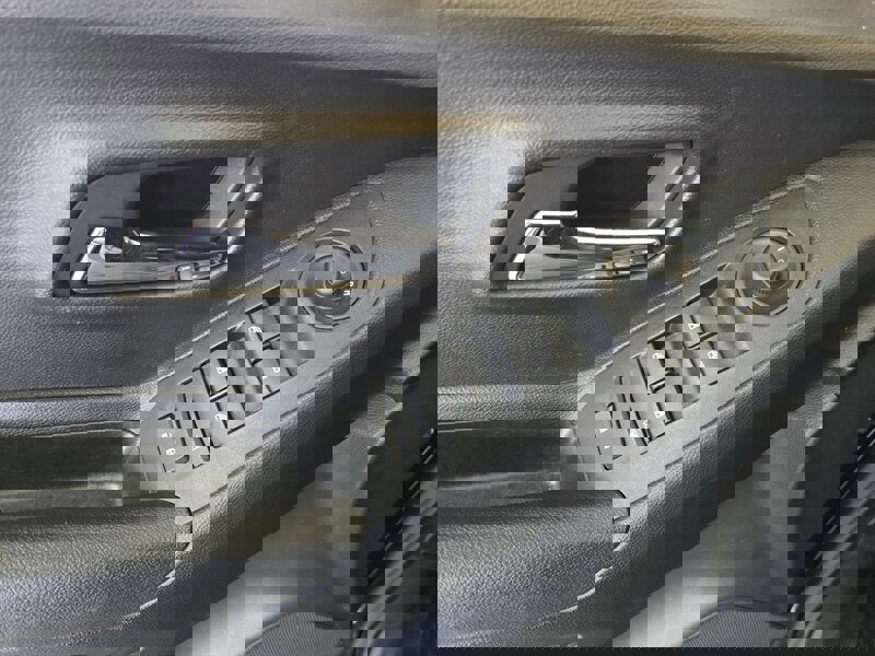 Used 2019 Chevrolet Trax LT w/ LT Convenience Package image 18