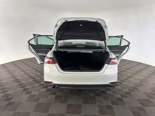 Used 2023 Toyota Camry LE image 17