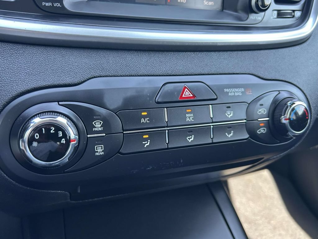 Used 2020 Kia Sorento FWD V6 image 22