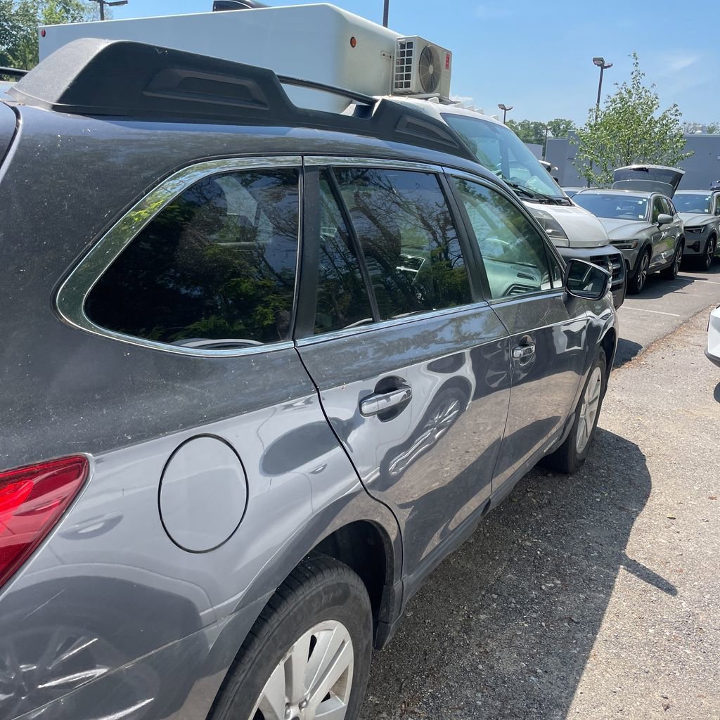 Used 2019 Subaru Outback 2.5i Premium AWD/4WD image 2