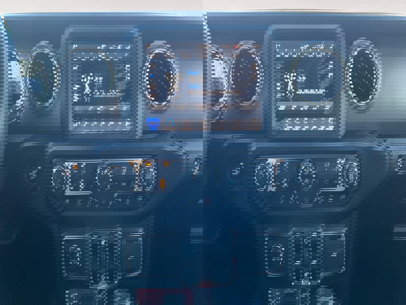 Used 2022 Jeep Wrangler Unlimited Rubicon w/ Steel Bumper Group image 25