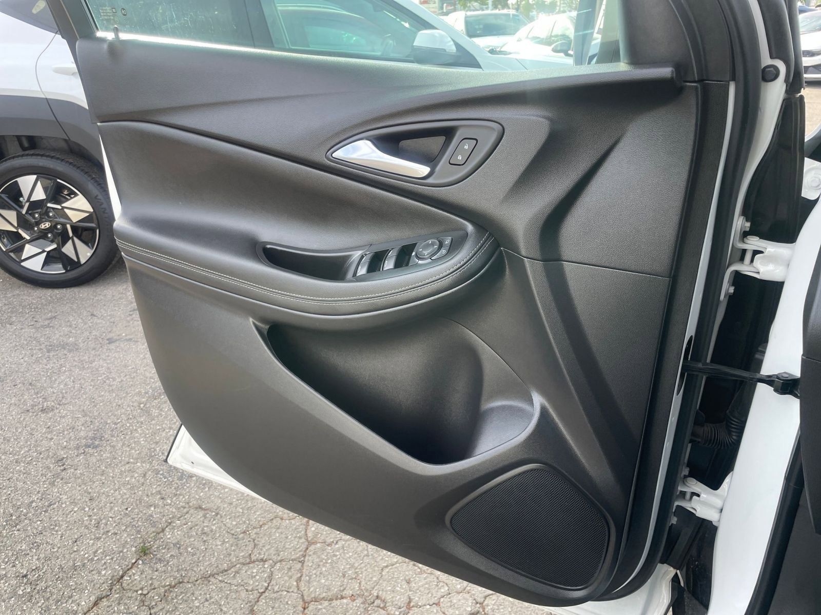 Used 2025 Buick Encore GX Preferred image 18