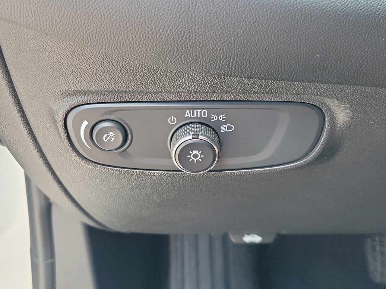 Used 2021 Chevrolet Equinox LT FWD image 30