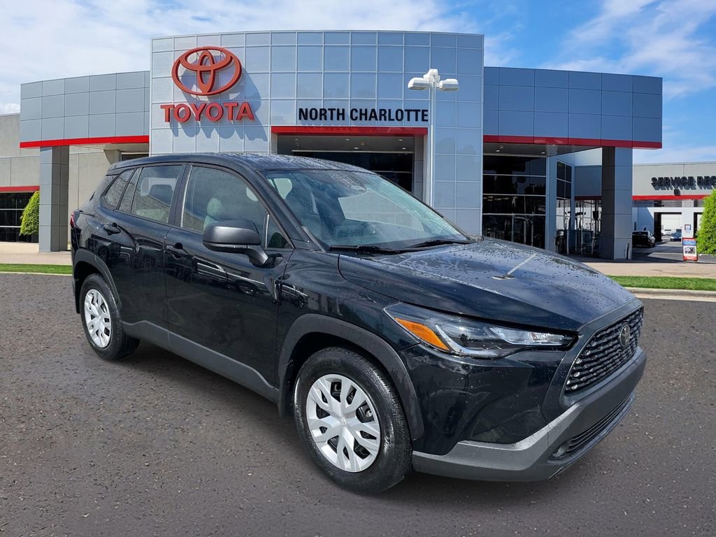 Used 2023 Toyota Corolla Cross L image 1