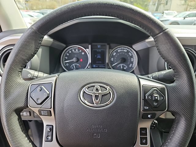 Used 2021 Toyota Tacoma SR5 AWD/4WD image 18