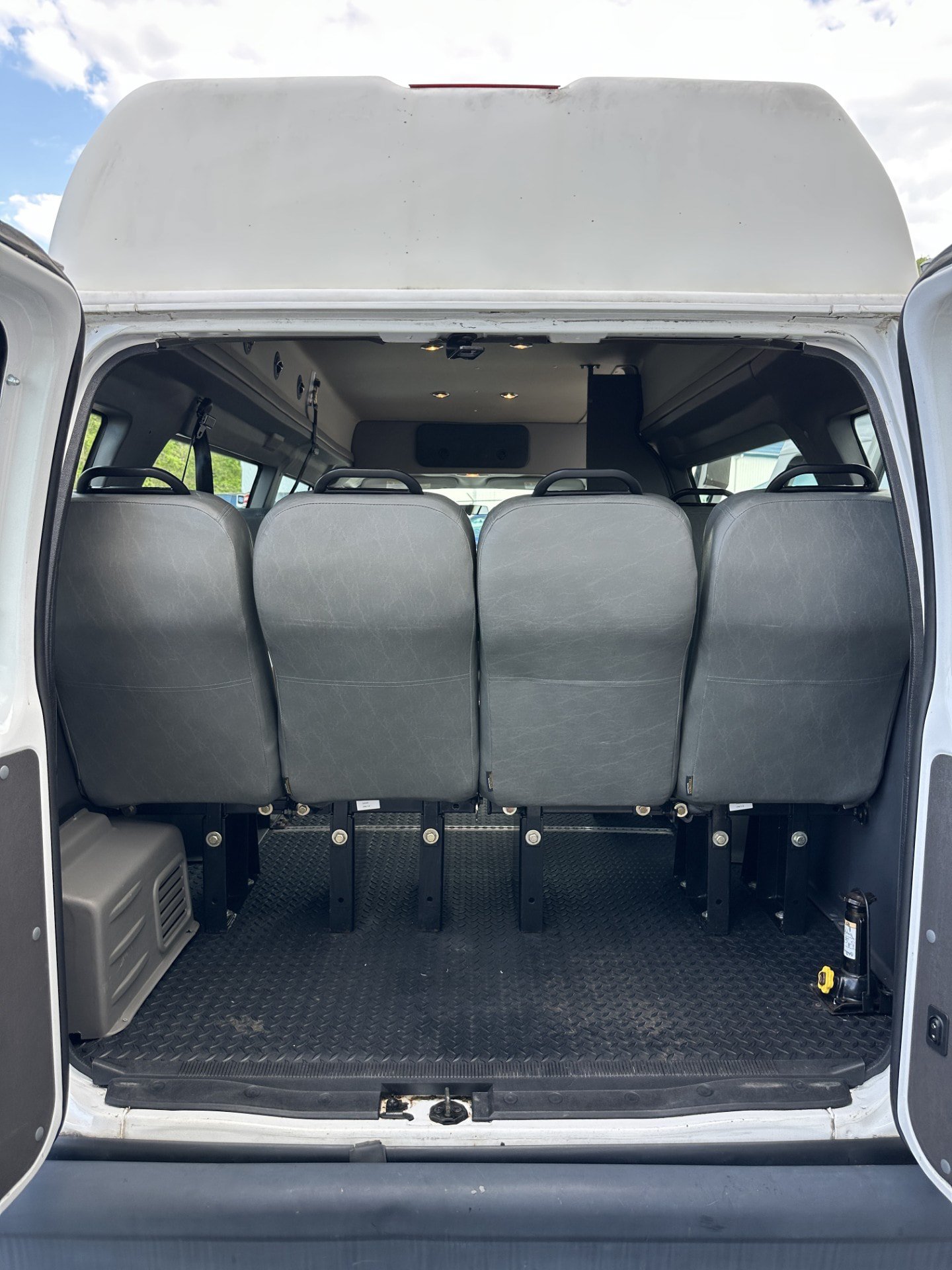 Used 2014 Ford E-250 and Econoline 250 Extended w/ Power Group RWD image 12